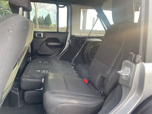 Used 2018 Jeep Wrangler Unlimited Sport S image 42