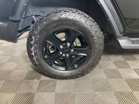 Used 2021 Jeep Wrangler Unlimited Sahara image 24