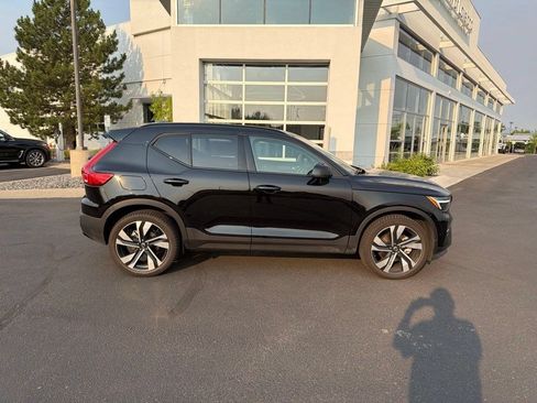 Used 2025 Volvo XC40 B5 Plus w/ Climate Package AWD/4WD image 6