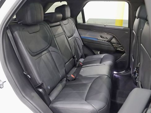 Used 2025 Land Rover Range Rover Sport Dynamic SE AWD/4WD image 31
