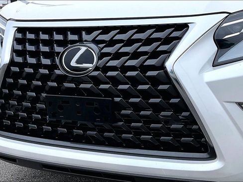 Used 2023 Lexus GX 460 Premium w/ Premium Package image 40