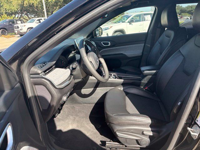 Used 2024 Jeep Compass Latitude AWD/4WD image 10