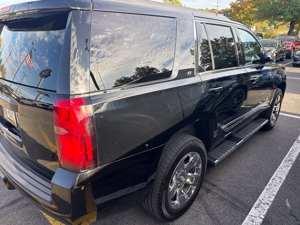 Used 2018 Chevrolet Tahoe LT w/ LT Signature Package AWD/4WD image 5