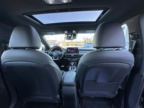 Used 2023 Kia Forte GT-Line w/ GT-Line Premium Package image 14