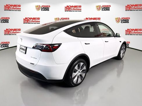 Used 2024 Tesla Model Y Long Range AWD/4WD image 16