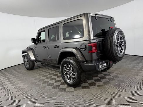 Certified 2025 Jeep Wrangler Unlimited Sahara AWD/4WD image 9