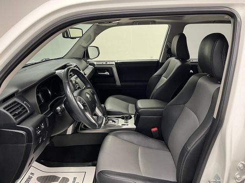 Used 2019 Toyota 4Runner SR5 Premium AWD/4WD image 21