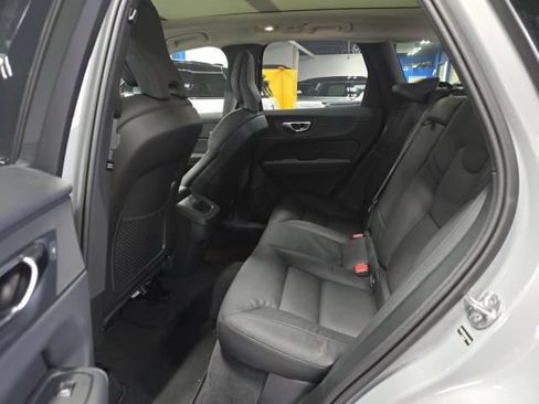 Used 2025 Volvo XC60 B5 Plus AWD/4WD image 6