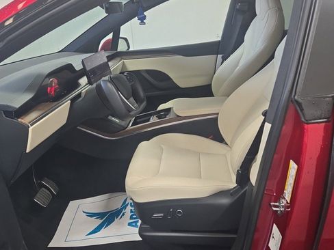 Used 2023 Tesla Model X image 3