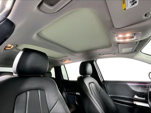 Used 2022 Mercedes-Benz GLB 250 4MATIC w/ Premium Package Lite image 22
