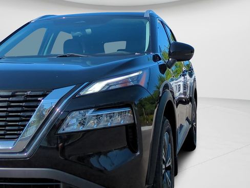 Used 2021 Nissan Rogue SV w/ Premium Package FWD image 25