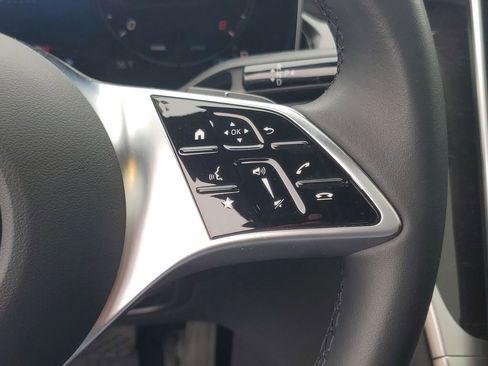 Used 2025 Mercedes-Benz GLC 300 4MATIC image 21