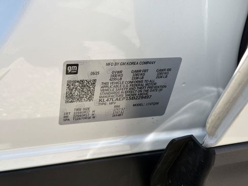 Used 2025 Buick Envista Preferred FWD image 32