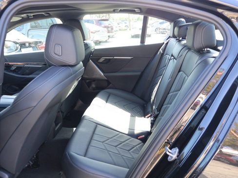 Used 2025 BMW i5 xDrive40 w/ Premium Package AWD/4WD image 39