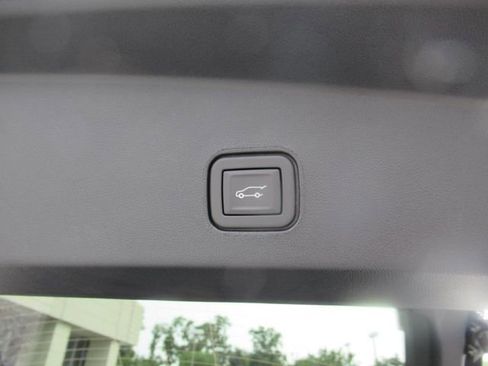 New 2026 Cadillac Lyriq V image 36