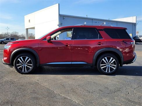 Certified 2025 Nissan Pathfinder Platinum w/ Cargo Package image 6