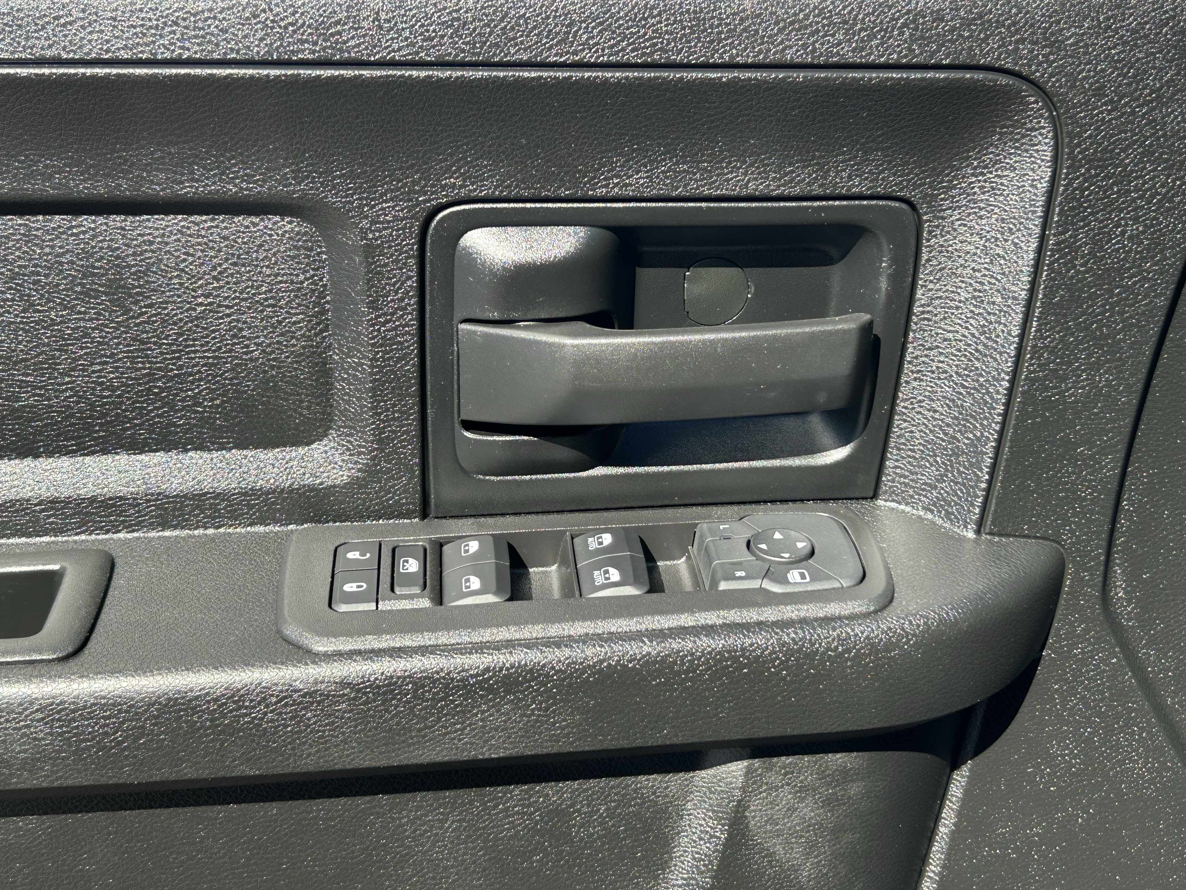 Certified 2025 RAM 2500 Tradesman AWD/4WD image 20