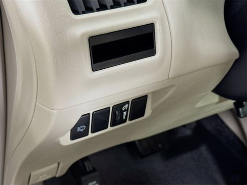 Used 2012 Toyota Prius V Five image 8