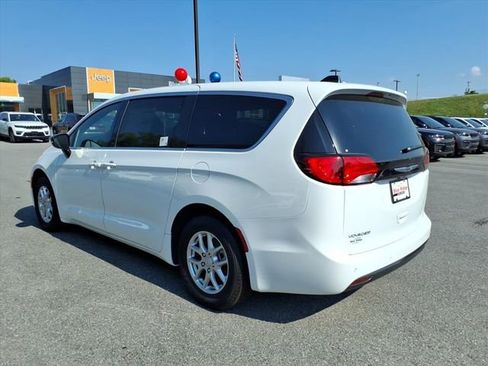 New 2026 Chrysler Voyager LX FWD image 7