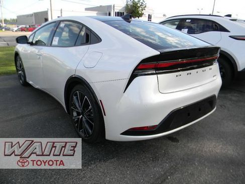 New 2026 Toyota Prius XLE FWD image 4
