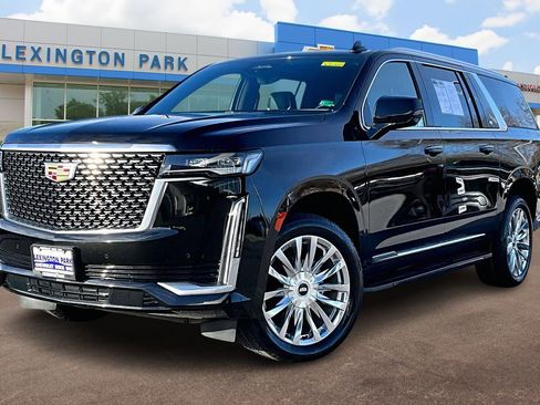 Used 2023 Cadillac Escalade ESV Premium Luxury image 12