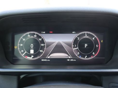 Used 2018 Land Rover Discovery HSE image 32