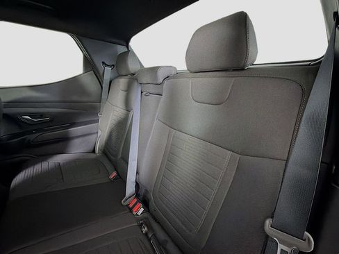 Used 2025 Hyundai Santa Cruz SE FWD image 22