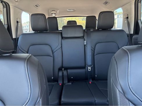 New 2026 Nissan Pathfinder SL FWD image 21