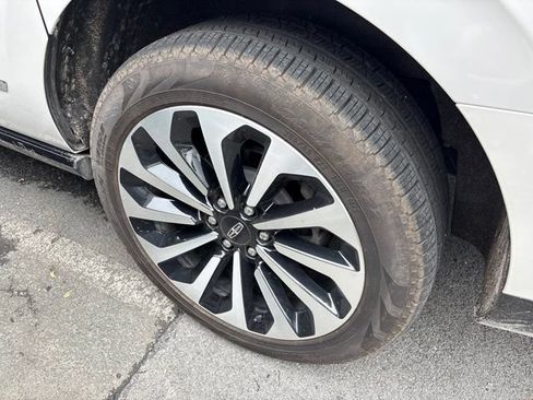 Certified 2024 Lincoln Navigator L Reserve AWD/4WD image 7