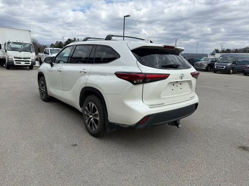 Used 2021 Toyota Highlander XLE image 8