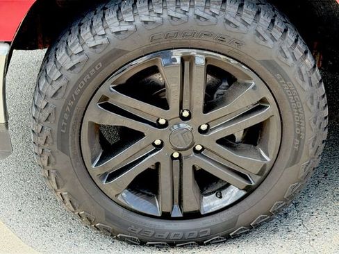 Used 2022 Ford F150 Lariat AWD/4WD image 9