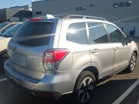 Used 2018 Subaru Forester 2.5i w/ Alloy Wheel Package AWD/4WD image 4