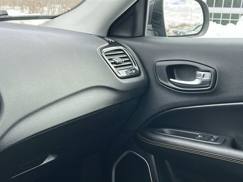 Used 2019 Jeep Compass Limited image 21