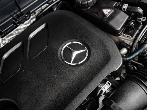 Used 2024 Mercedes-Benz GLB 250 4MATIC image 39