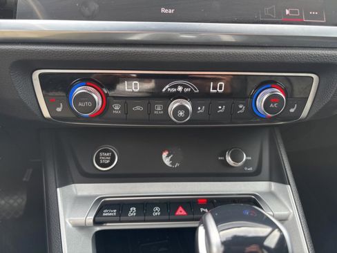 Used 2024 Audi Q3 2.0T Premium image 17