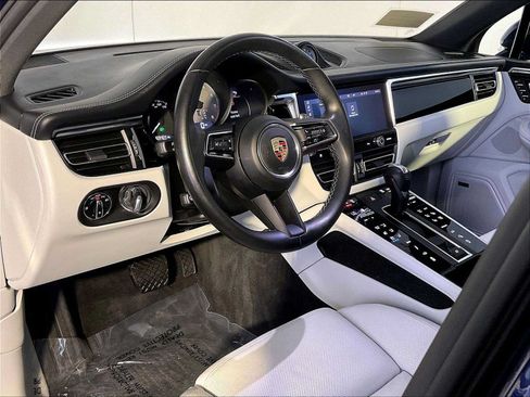 Certified 2023 Porsche Macan S AWD/4WD image 4