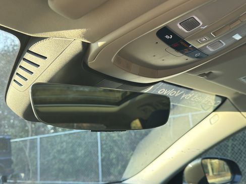 Certified 2025 Volvo V60 B5 Cross Country Plus image 27