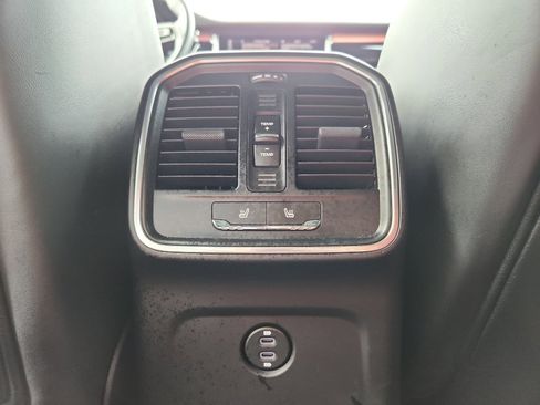 Certified 2023 Porsche Macan Turbo image 42