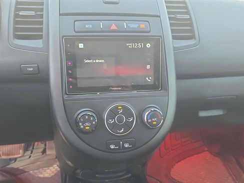 Used 2012 Kia Soul + FWD image 5