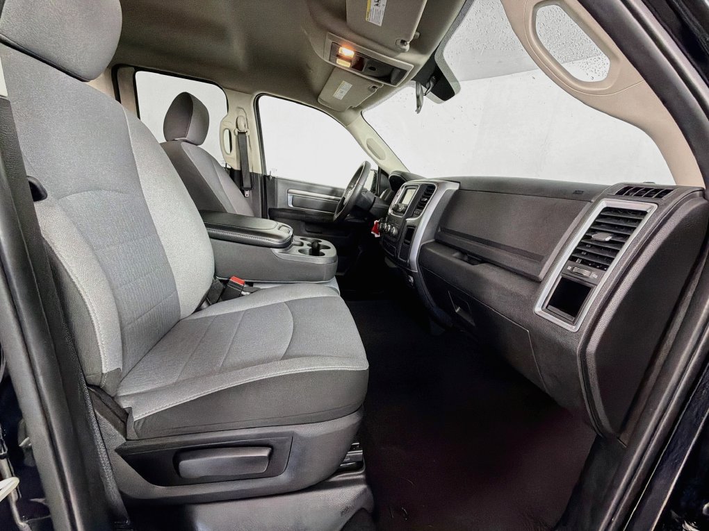 Used 2024 RAM 1500 Classic SLT AWD/4WD image 28