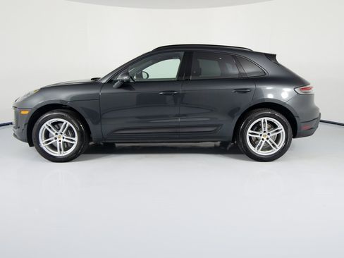 Certified 2025 Porsche Macan image 7
