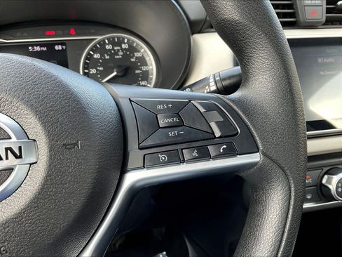 Used 2021 Nissan Versa SV FWD image 11
