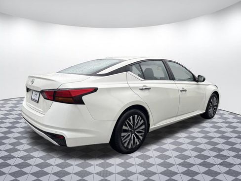 Used 2025 Nissan Altima 2.5 SV image 7