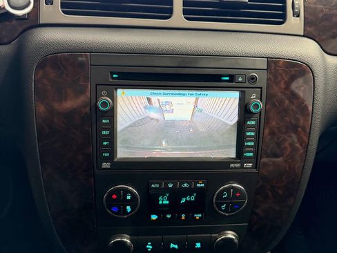 Used 2009 GMC Yukon XL Denali image 36