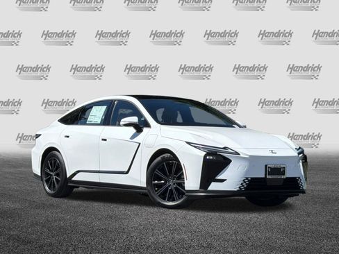 New 2026 Lexus ES 350e FWD image 2