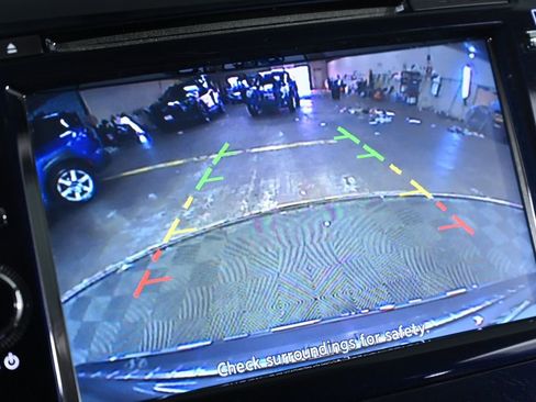 Used 2017 Nissan Murano SV w/ Visibility Package image 17