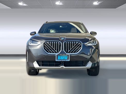 Used 2025 BMW X3 xDrive30i w/ Premium Package image 2