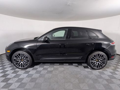 New 2026 Porsche Macan image 2