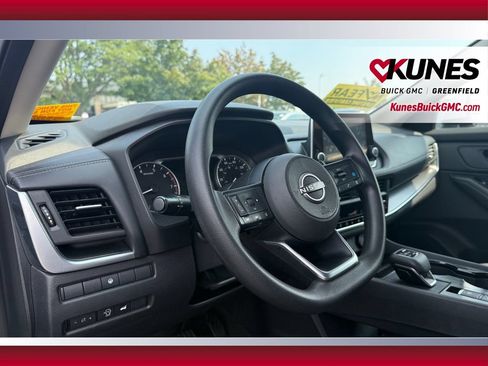 Used 2024 Nissan Rogue SV AWD/4WD image 26
