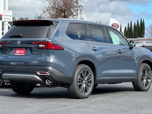 New 2026 Toyota Grand Highlander AWD Hybrid image 3